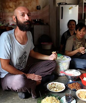 Mahout beim Essen