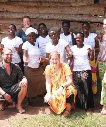 KALiARE-Frauen mit Volunteers