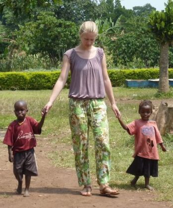 Volontärin im Karmalaya Childcare Center in Zentraluganda