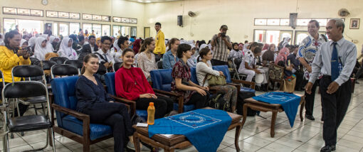 Voluntärin im Universität Projekt auf Java oder Sulawesi