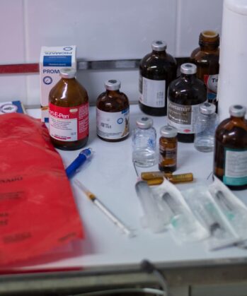 Medizinische Ausstattung Tierklinik Peru